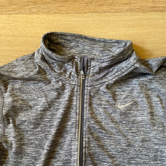 Nike long sleeve - Picture 2 of 3